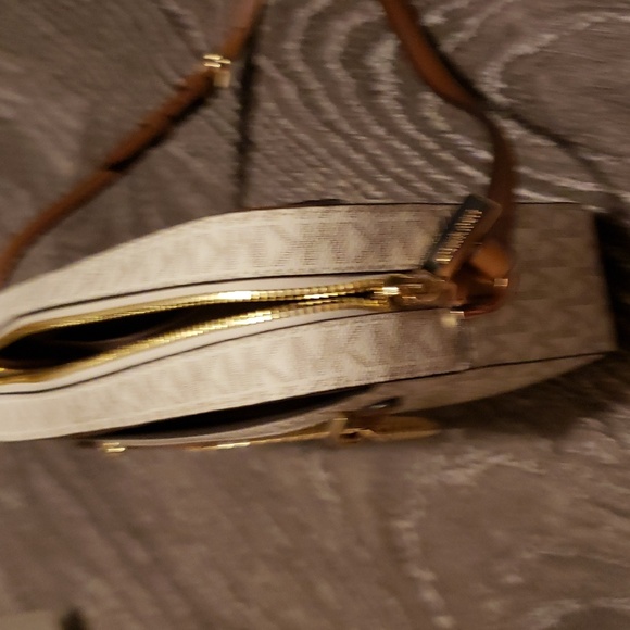 Mk small east west with chain crossbody bag - Picture 6 of 8